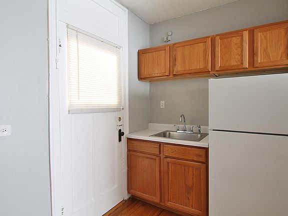 5th image of 431 N Humphrey Ave APT L3