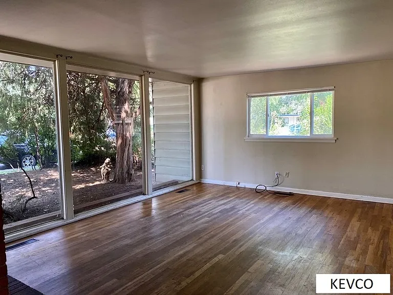 100 Kenroy Ct — Photo 4