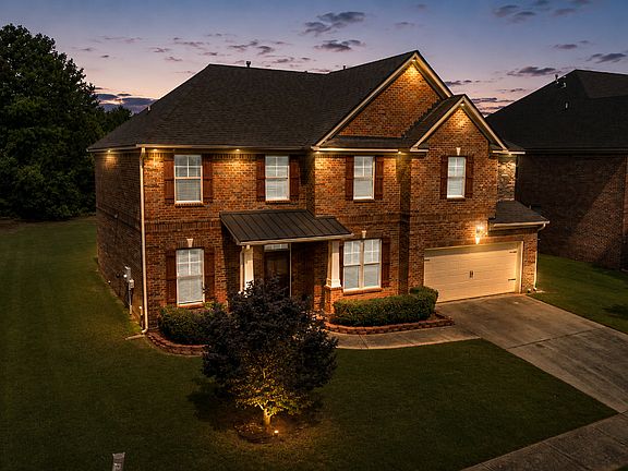 2nd image of 3256 Alhambra Cir