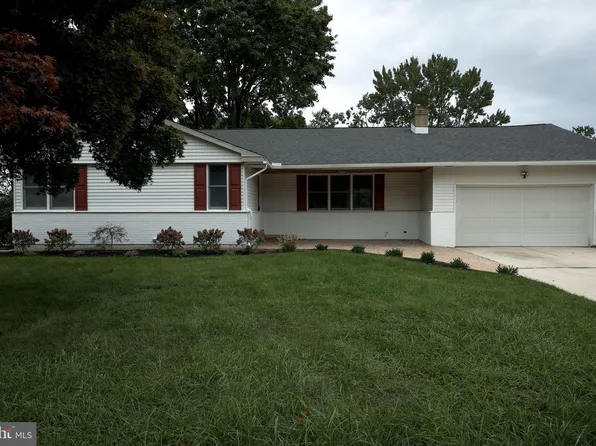 2010 Weatherton Dr, Wilmington, DE 19810