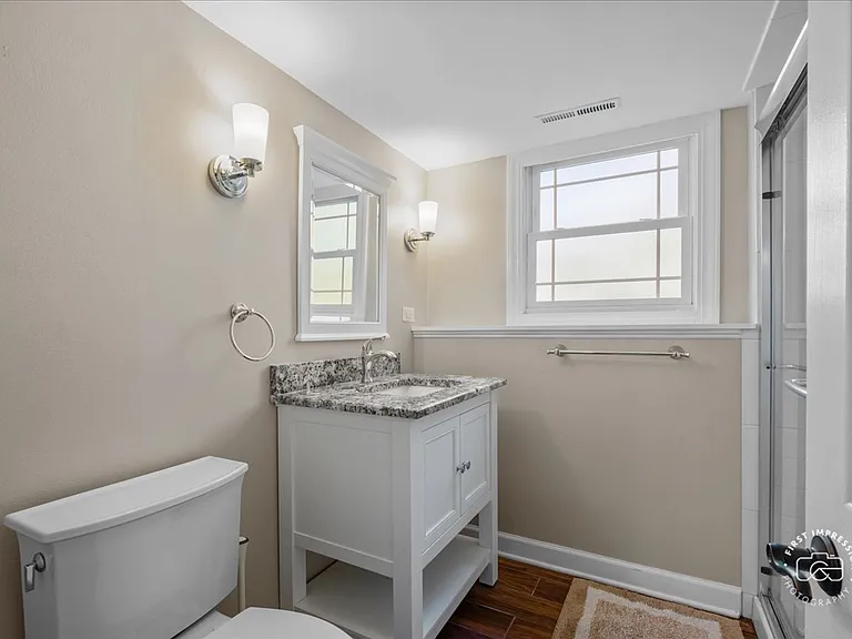 325 Hemlock Ln — Photo 11