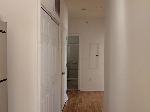 4th image of 1218 N Hope St #A