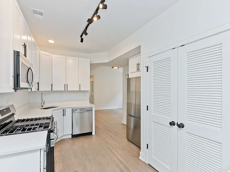Karkif Lincoln LLC — Photo 6