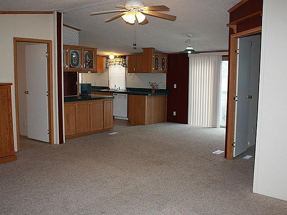 3rd image of 111 Oak Crst