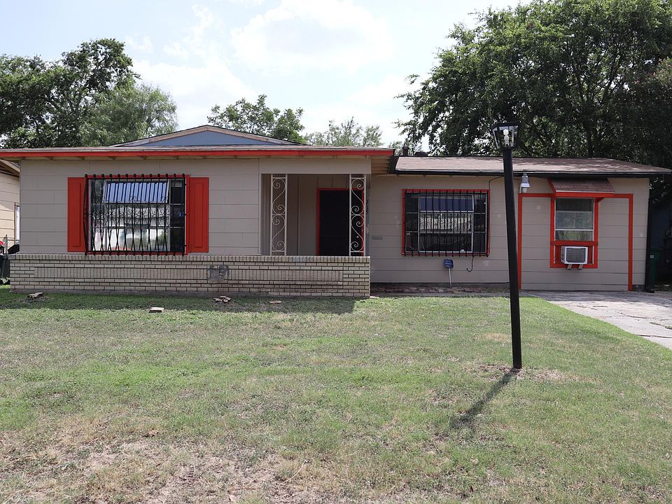 1st image of 115 Nellina St