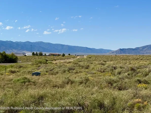 218 Calico Rd, Carrizozo, NM 88301