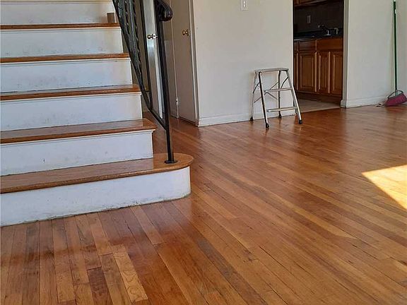 2nd image of 217-23 Hempstead Ave