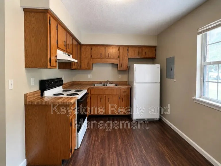 1375 Thompsonville Ln #39 — Photo 4