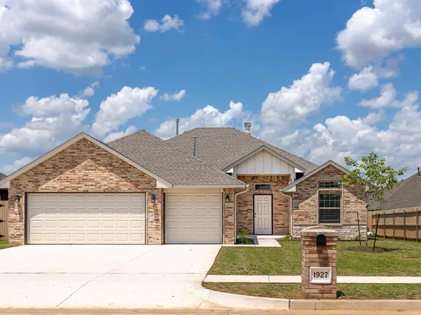 1927 W Flintlock Way, Mustang, OK 73064