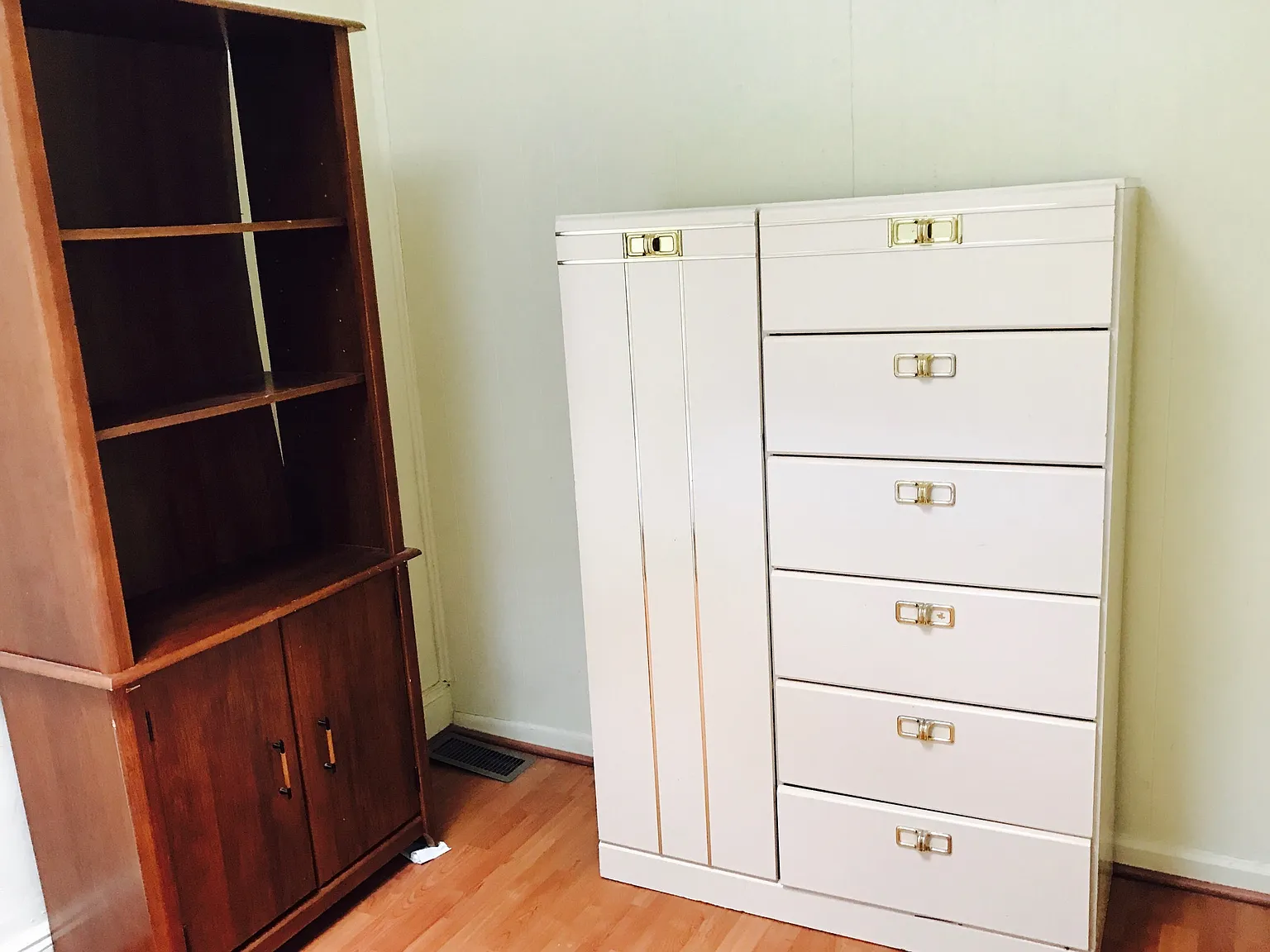 1 bed, 100 sqft, $450 — Photo 2