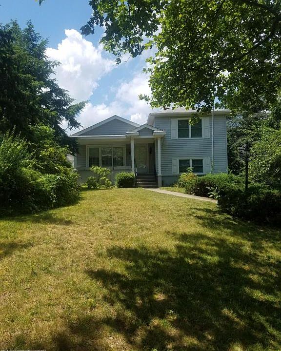2nd image of 6 S Lake Dr