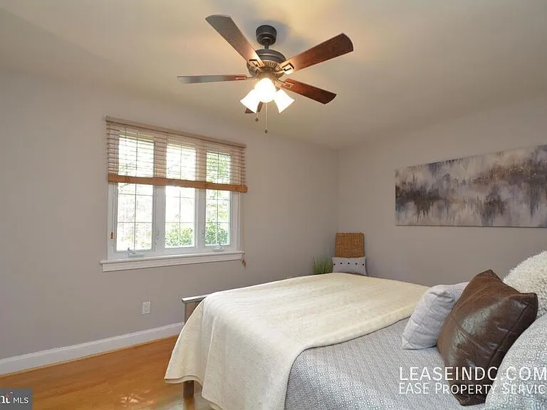 704 Devon Pl — Photo 21