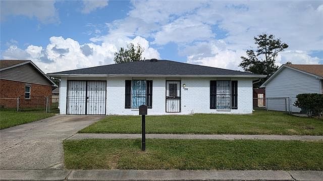 1st image of 308 District Dr