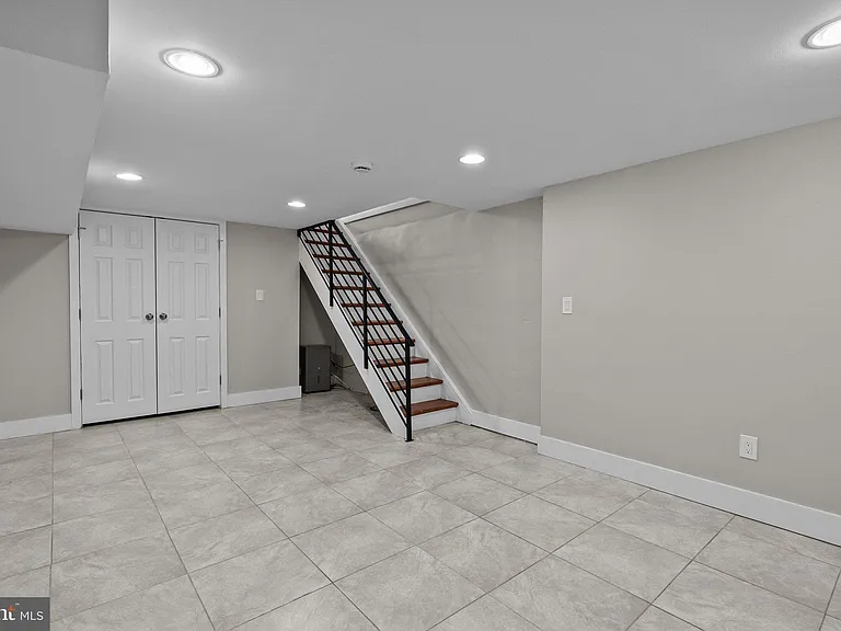 2142 N Percy St — Photo 21