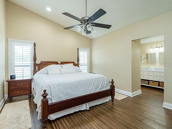 2nd image of 22421 Southshore Dr