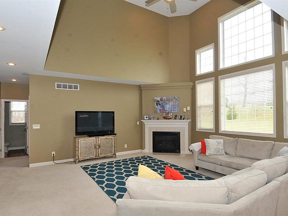 4th image of 800 Johnstown Ct