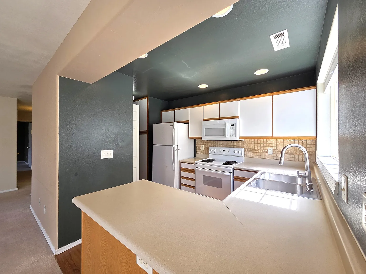 2940 West Villard Street - G — Photo 2