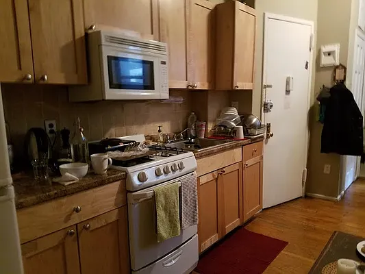 Rented by Chartwell Manhattan Realty | media 21