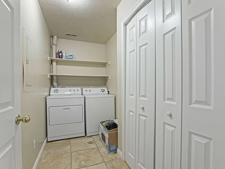 264 N 3 E #602 — Photo 12