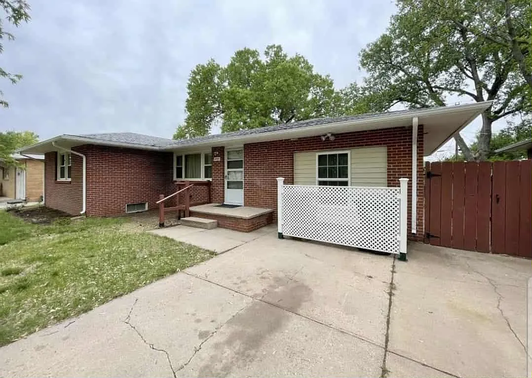 1405 Dixie St — Photo 1