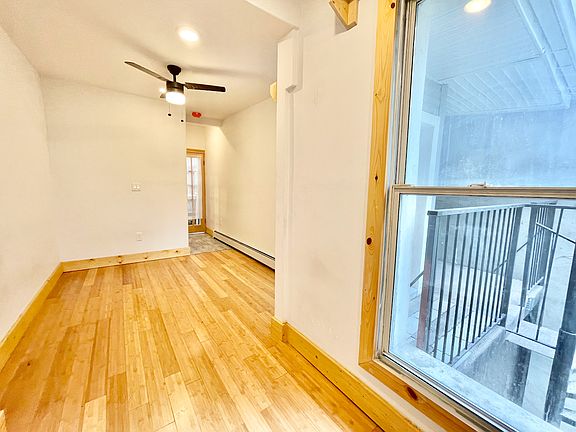 3rd image of 441 Bainbridge St #2