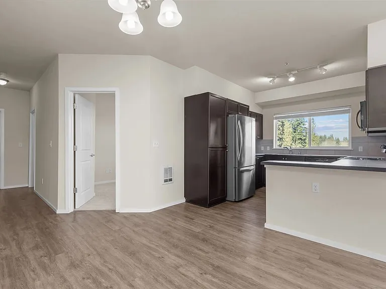 Creekside Apartments — Photo 38