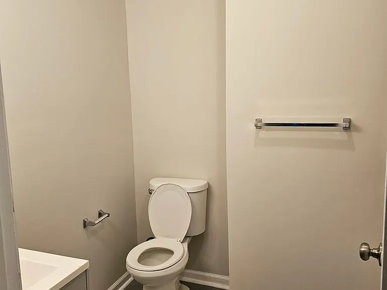 2318 Alabama Ave — Photo 6