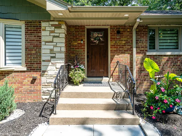8816 W 123rd St, Palos Park, IL 60464