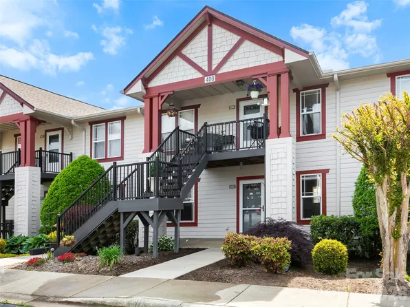 2303 Deermouse Way, Hendersonville, NC 28792