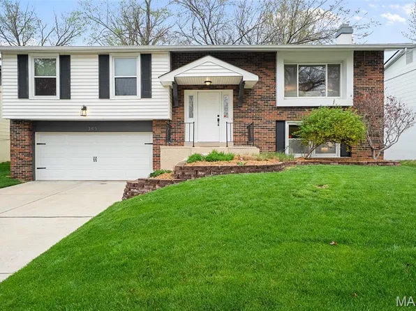 345 Sorrento Dr, Ballwin, MO 63021
