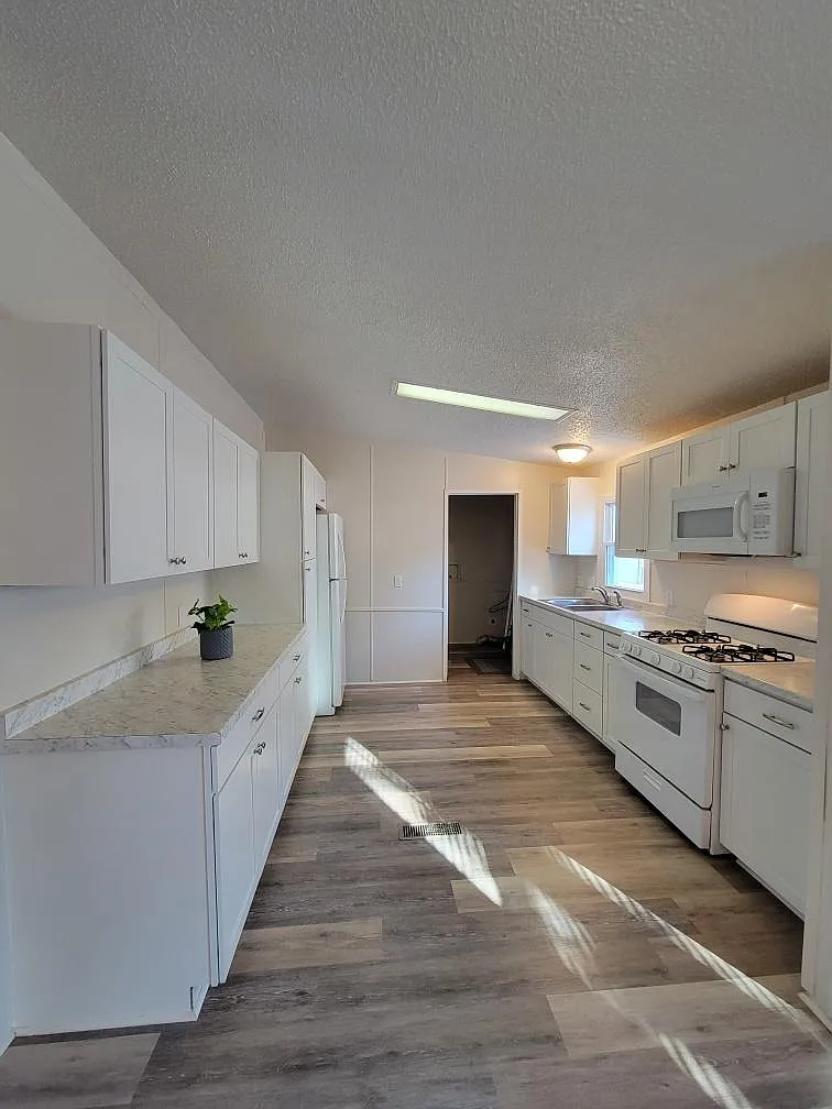 10581 Cutler Street - 1 — Photo 3