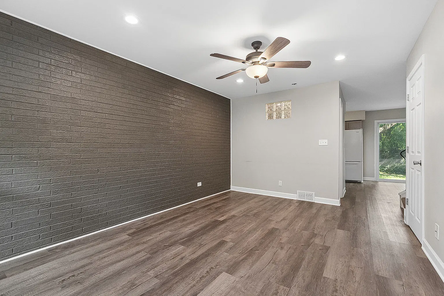 3 bed, 1628 sqft, $2,700 — Photo 4