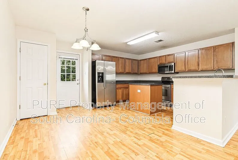5 bed, 3.0 bath, 2363 sqft, $2,125 — Photo 2