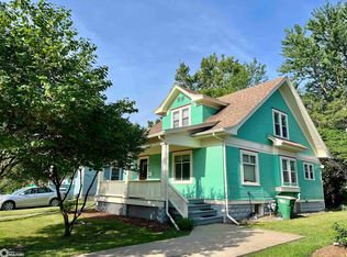 1004 S 2nd St, Fairfield, IA 52556