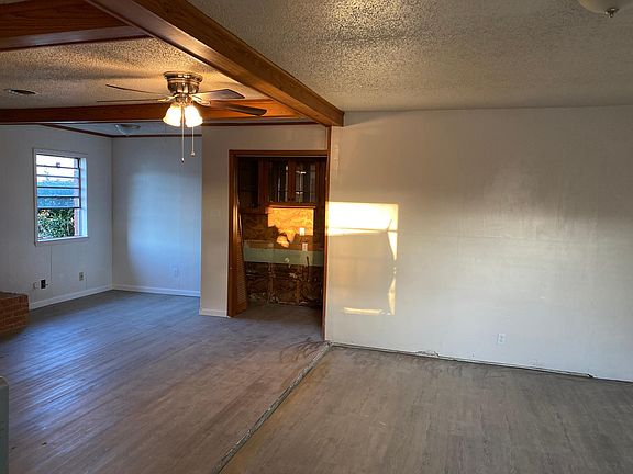 3rd image of 1005 S Martin Luther King Blvd
