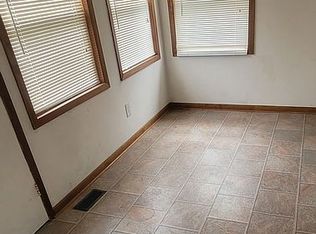 914 N 3540 East Rd, Neoga, IL 62447