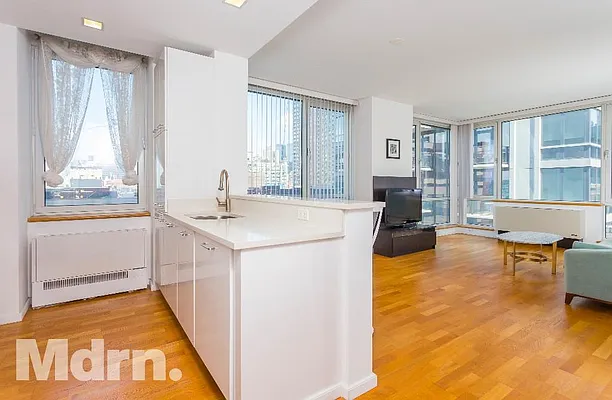 Rented by Mdrn Residential | media 11