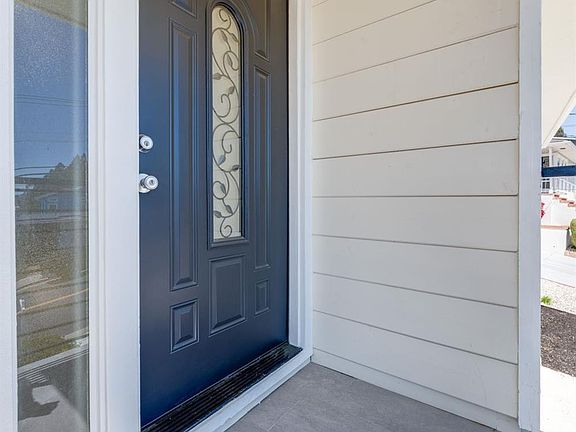 4th image of 3069 Malcolm Avenue