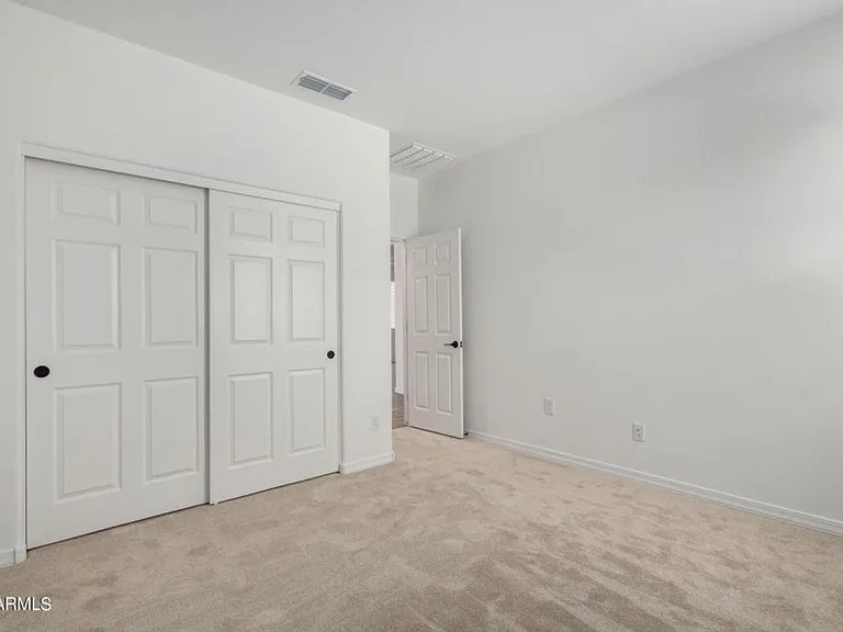 17318 W Surrey Dr — Photo 32