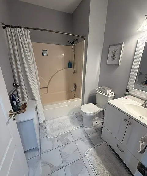 421 Brittany Dr #421 — Photo 12