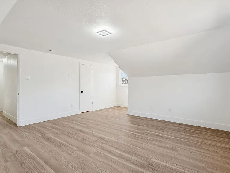 3716 Ovid Ave — Photo 19