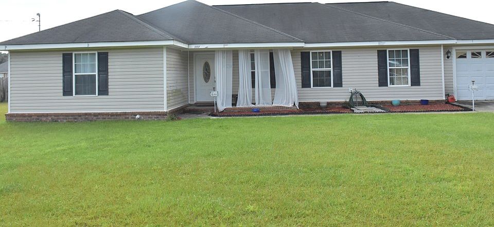 2nd image of 3747 SE Arnold Dr
