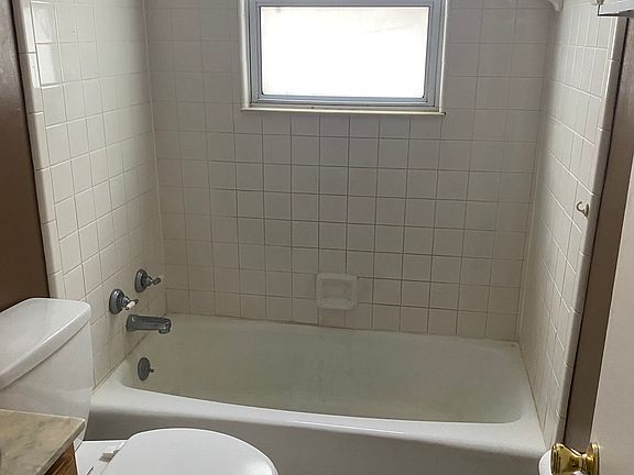 3rd image of 3608 Kahlert Ave