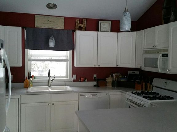 2nd image of 8429 90th Ave