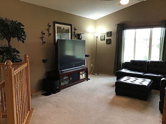 3rd image of 23653 London Ct NE