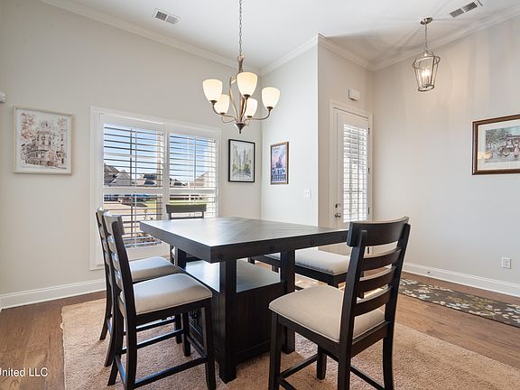 5th image of 3238 Vineyard Dr
