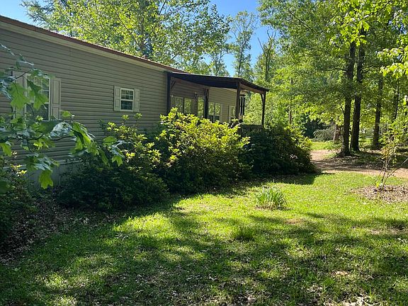 2nd image of 22 Deer Lake Rd