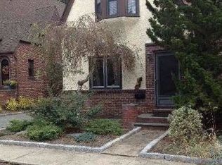 38 Bayview Ter, Manhasset, NY 11030