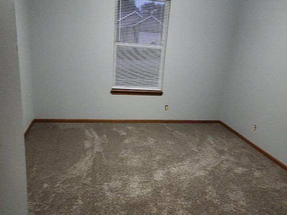3rd image of 2832 Plaza Ln