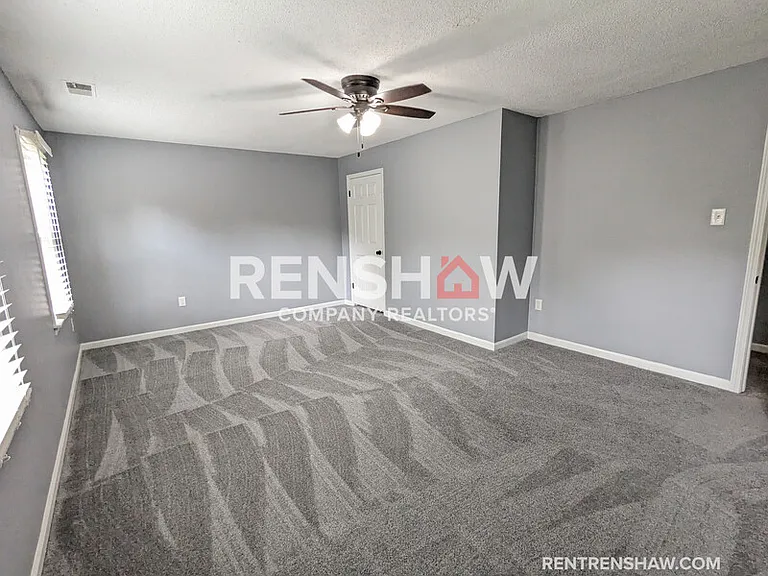 8161 Effingham Dr — Photo 23